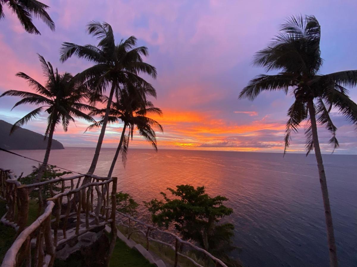 Tongatok Cliff Resort Мамбахао Экстерьер фото